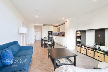 3 bedroom flat to rent - Photo 2