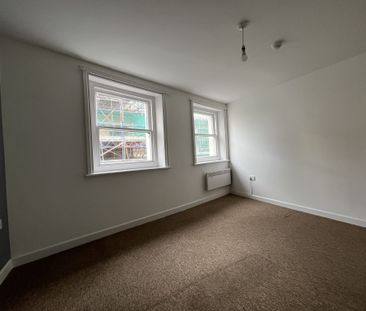 3 bed flat to rent in Old Christchurch Road, Bournemouth, BH1 - Photo 6