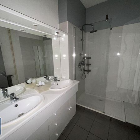 Location Appartement 3 pièces 67m² ST ETIENNE 42000 - Photo 4