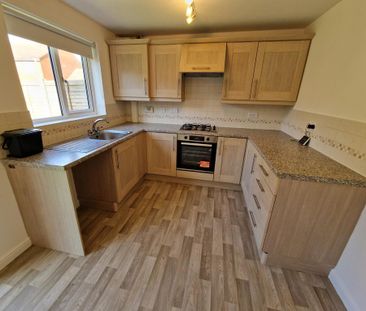 3 bedroom end of terrace house to rent - Photo 5