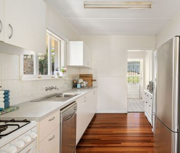 9 Judith Street, Ashgrove QLD 4060 - House For Rent - $890 | Domain - Photo 3