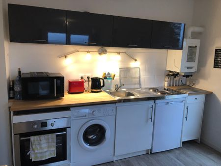 Location Appartement 2 pièces 41m² LA ROCHE SUR YON 85000 - Photo 2