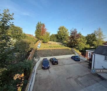 Studio to rent - Photo 6