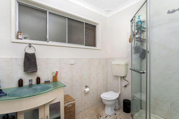 Family friendly in a prime location - Photo 1