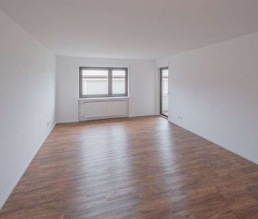 Neu renoviert: 3 Zimmer Mietwohnung im Erdgeschoss mit Terrasse - Photo 2