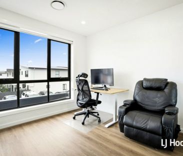 Beautiful 3 Bedroom - Great Location! - Photo 5