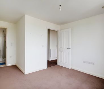 2 bed flat to rent in Bath Road, Hounslow, TW3 - Photo 6