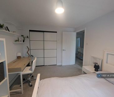 1 bedroom in a house share to rent - Photo 4