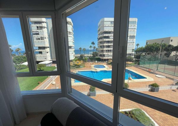 HALF SEASON. FOR RENT FROM 1.9.24-30.6.25 MAGNIFICENT APARTMENT ON THE 1ST LINE OF THE BEACH WITH SEA VIEWS IN LA CARIHUEA (TORREMOLINOS)