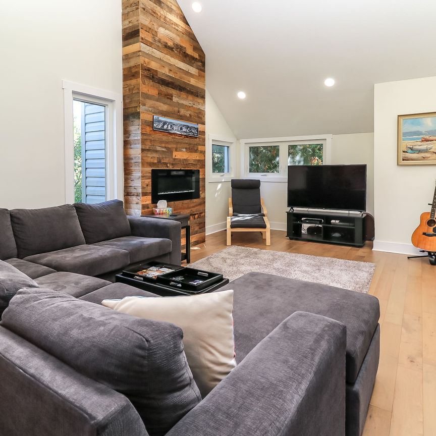 For Lease - 194 Escarpment Crescent, Collingwood, Ontario - Photo 1