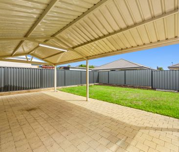 Three Bedroom Home in Baldivis Central - Photo 5