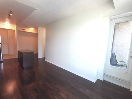 For Lease - 215 Fort York Boulevard Unit# 3709, Toronto, Ontario - Photo 2
