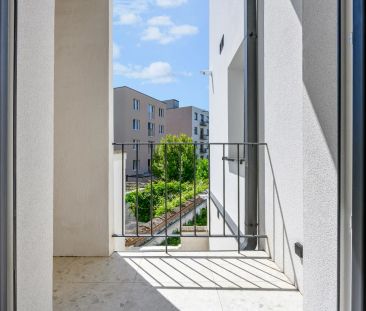 Stijlvol wonen in een gerenoveerd appartement nabij Station Gent-Si... - Photo 1
