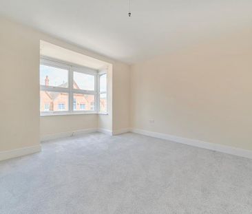 4 bedroom end of terrace house to rent - Photo 5