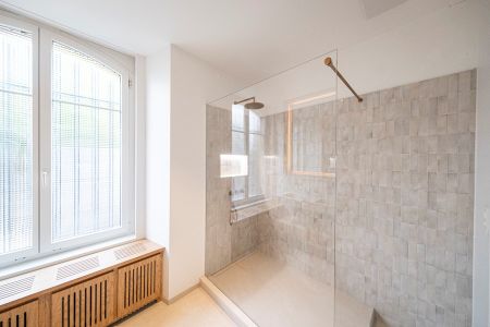 Magnifique appartement de 7 pièces (185 m2), au rez-de-chaussée d’une maison d’époque, avec vue sur le lac - Photo 4