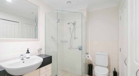 Spacious studio! - Photo 5