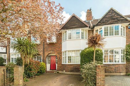 Michelham Gardens, Strawberry Hill, TW1 - Photo 4