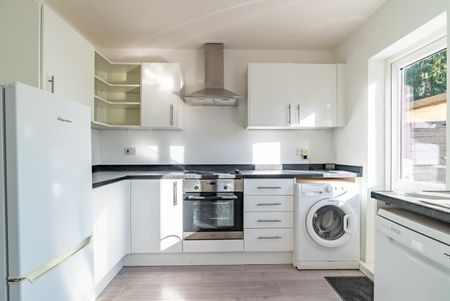 Available unfurnished from 17/10/2025 - Photo 5