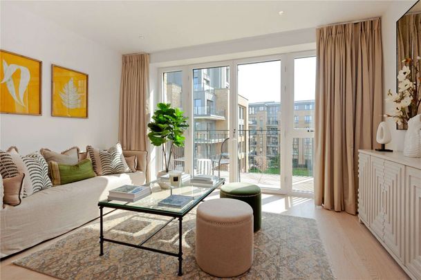 Spacious two bedroom contemporary apartment by the river Thames - Photo 1