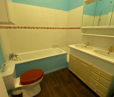 Location Appartement 3 pièces 67m² ST ETIENNE 42000 - Photo 6