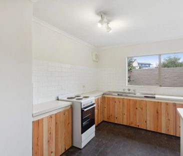 Quiet Complex Location! - Photo 1