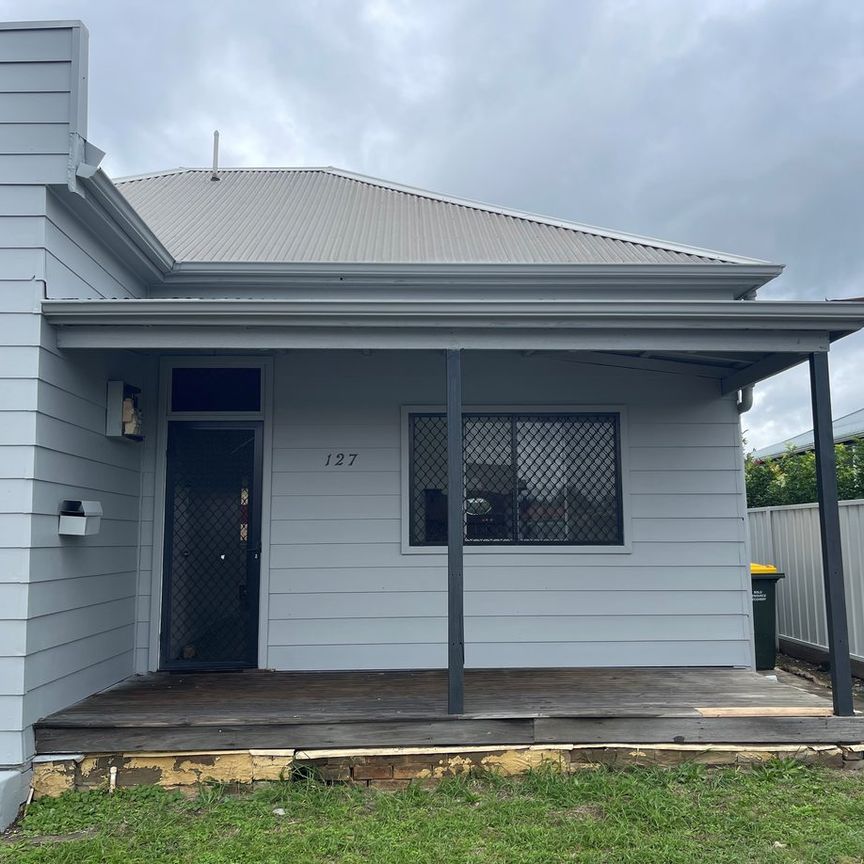 Charming 2-Bedroom Home Close to Everything! - Photo 1