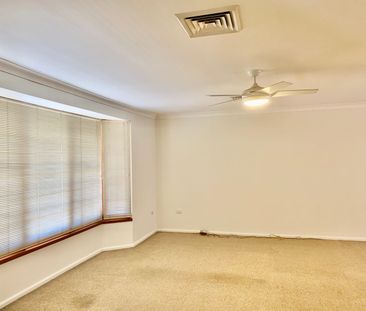 GREAT FAMILY HOME - Photo 3