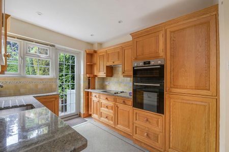 3 bedroom terraced house to rent - Photo 5