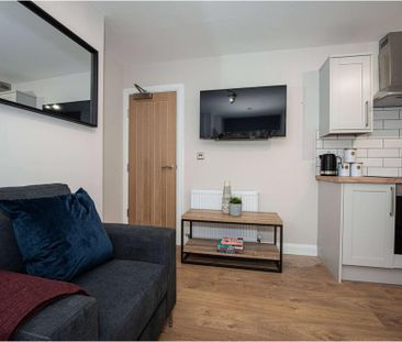 3 bedroom flat to rent - Photo 2