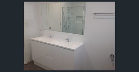 Luxurious 220m2 3BR Home 2 bathrooms Double garaging - Photo 5