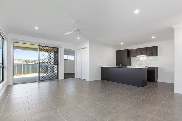 1/15 Crestwood Drive - Photo 1