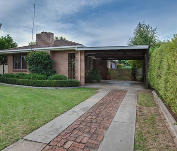 Modern Comfort and Convenience in a Prime Lavington Location - Photo 2