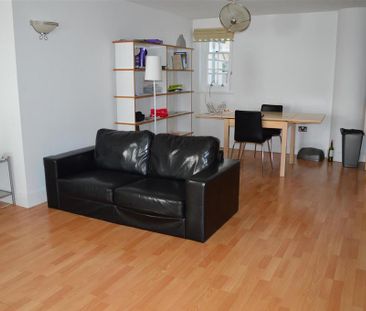 2 bedroom flat to rent - Photo 6