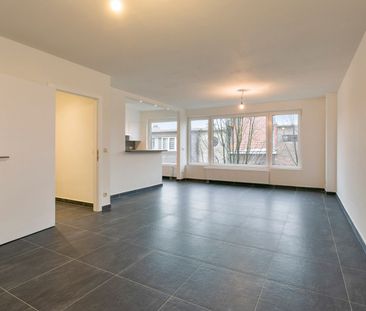 Vernieuwd, ruim appartement vlak bij centrum van Brasschaat - Photo 5