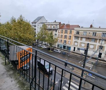 Location appartement 5 pièces 109.2 m2 à Tours - Photo 2