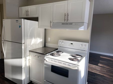 Westlawn Village - Photo 5