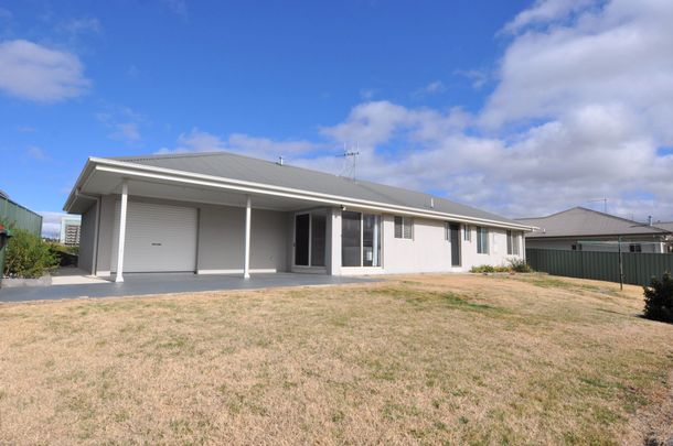 27 Munro Street, 2795, Windradyne Nsw - Photo 1