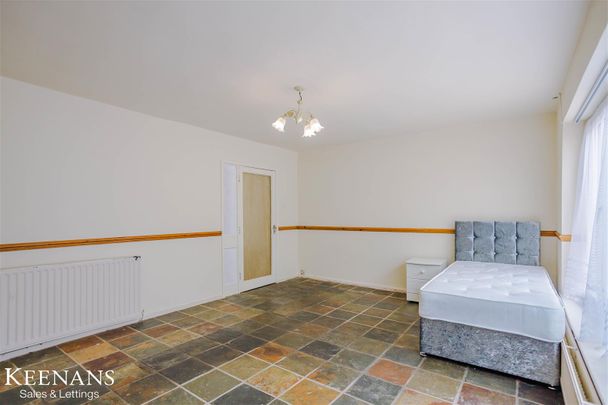 Livingstone Road, Blackburn - Photo 1
