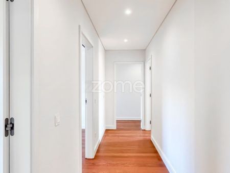 4 room luxury Apartment for rent in Matosinhos, Portugal - Photo 5