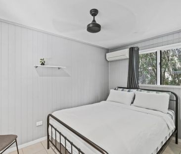 Fully furnished Queenslander with pool in the heart of freshwater - Photo 1