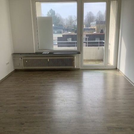 Großzügige 3-Zimmer-Wohnung mit Balkon in Schildesche / Freifinanziert - Photo 1