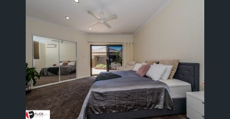Luxurious, Peaceful Family Home on the Border of Kallaroo and Hillarys - Photo 5