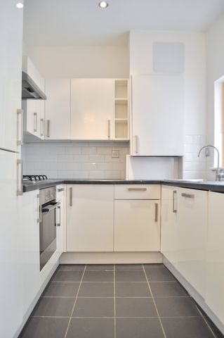 2 Bed Flat, Hackney Road, E2 - Photo 4