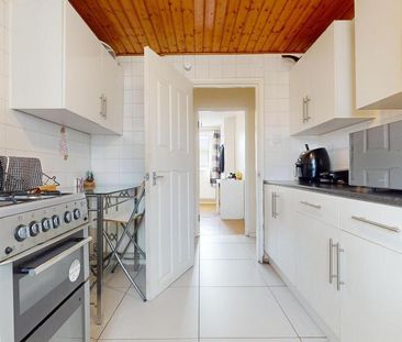 4 bedroom flat share to rent - Photo 3