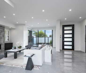 Modern & Newish Art Deco Bayside Beauty - Photo 1