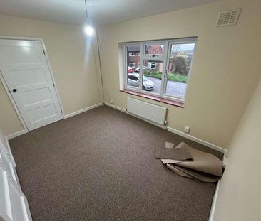 Bournes Crescent, Halesowen, West Midlands, B63 - Photo 5