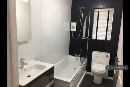 2 bedroom flat to rent - Photo 5