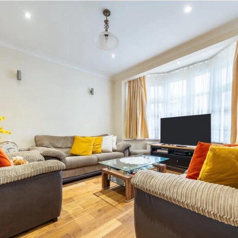 Room in a Shared House, Endersleigh Gardens, NW4 - Photo 1
