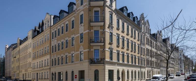 Denkmalgeschütztes Objekt mit Fußbodenheizung, Balkon und Parkett ! - Foto 1