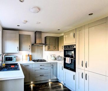 3 bedroom semi-detached house to rent - Photo 4